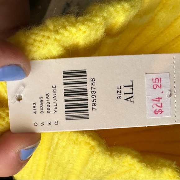 NWT Anthropologie Yellow Beanie with Purple Faux Fur Pom Pom - Picture 4 of 6